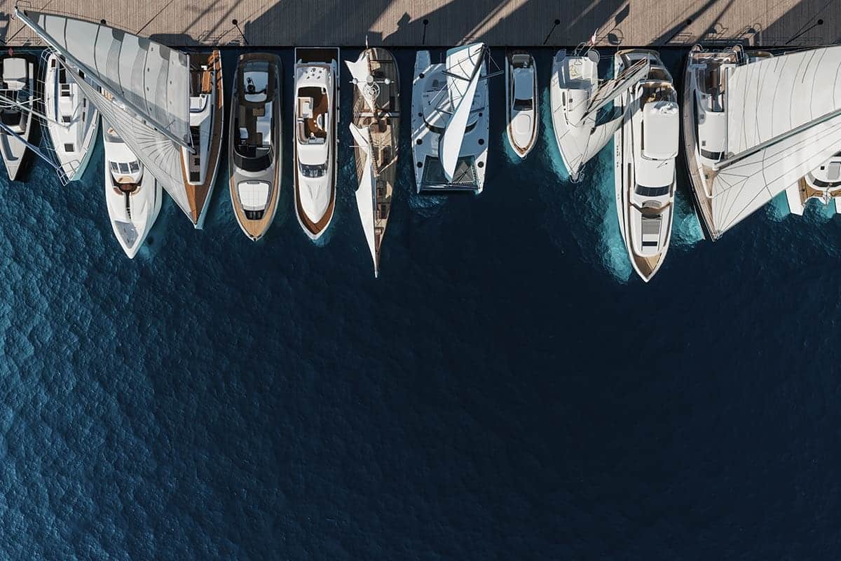yacht-club-cruising